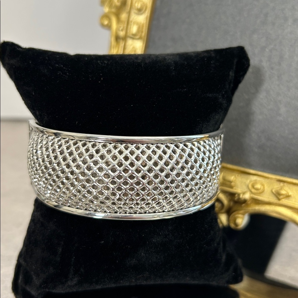 Vintage Sarah Coventry Silver Mesh Clamper Bracelet